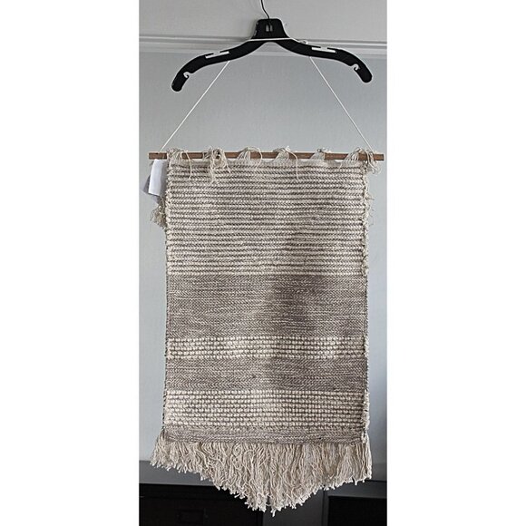 New with Tags - 70s-Style Macrame Artisan Wall Hanging, BOHO, Concepts Brand - Picture 3 of 8